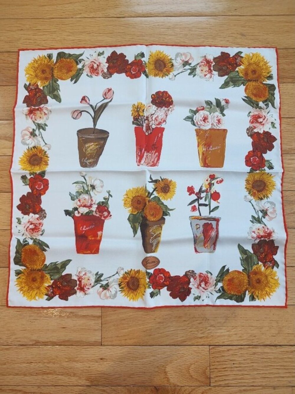 Gucci small silk floral scarf Capri Bruxelles NWT